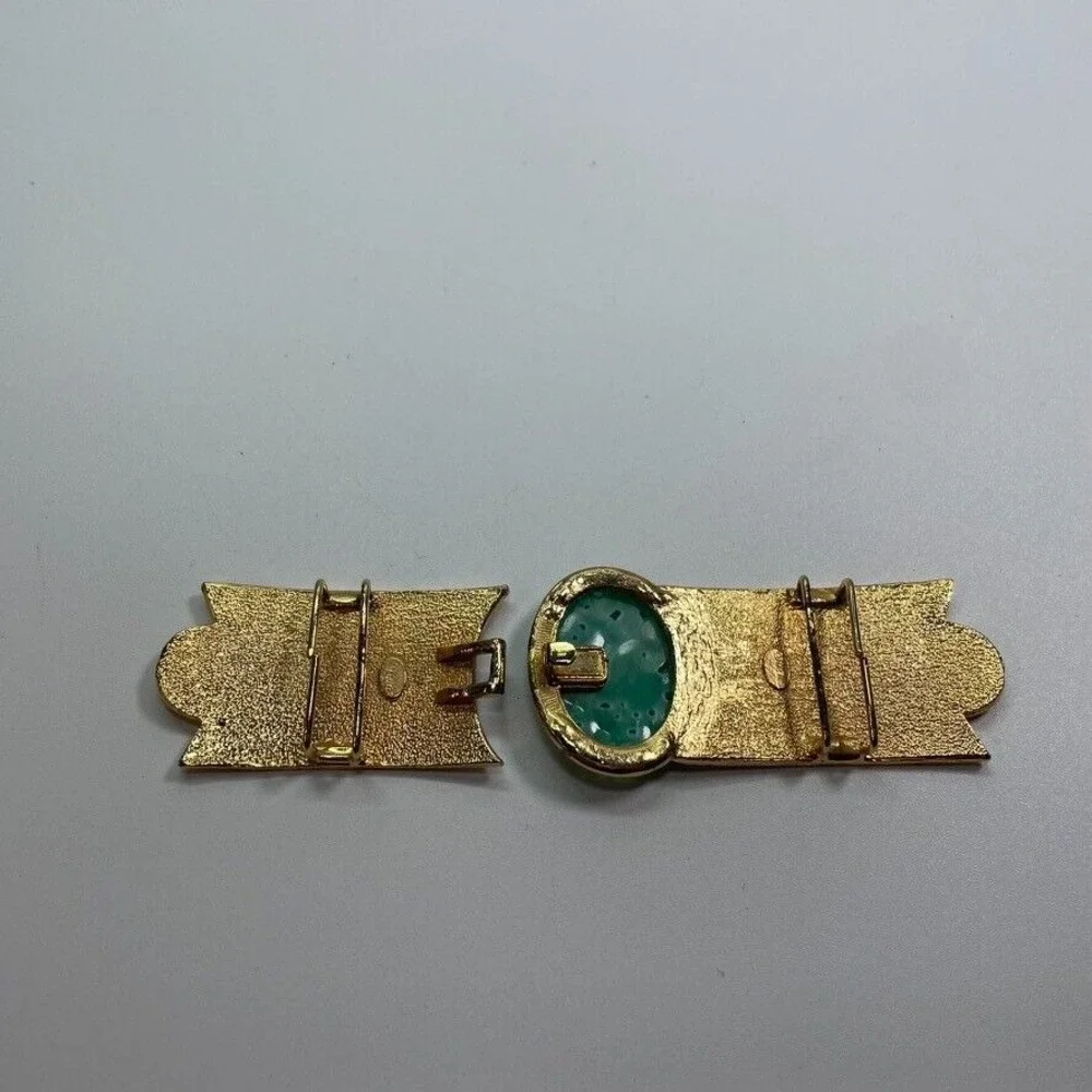Gay Bover Designer Belt Buckle Gold-Tone‎ w/Asian Flair 1980's Takes 1.25